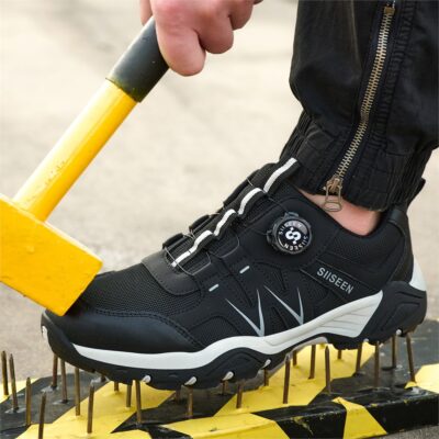 Black steel toe work shoe anti-smashing scene
