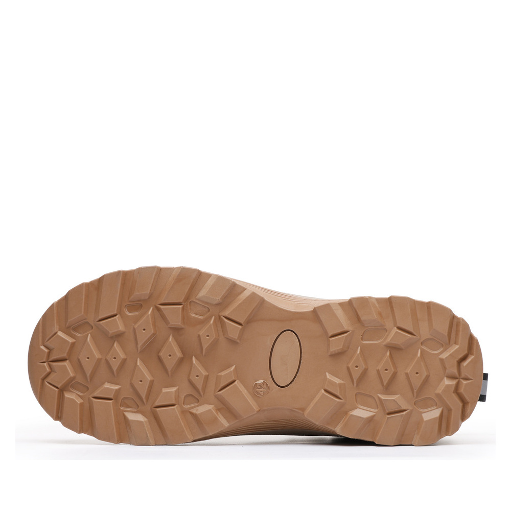 Wear-resistant outsole on khaki work shoes