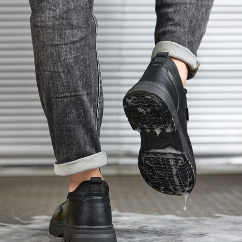 SLIP-RESISTANT OUTSOLE