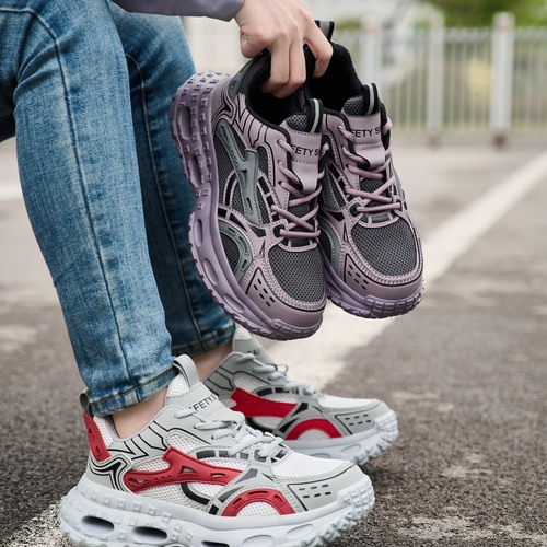 LIGHTWEIGHT ATHLETIC COMFORT