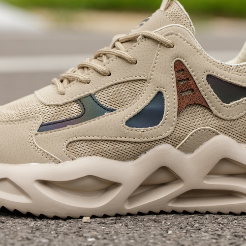 BREATHABLE MESH UPPER