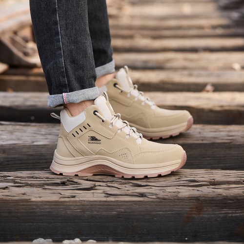 BREATHABLE UPPER