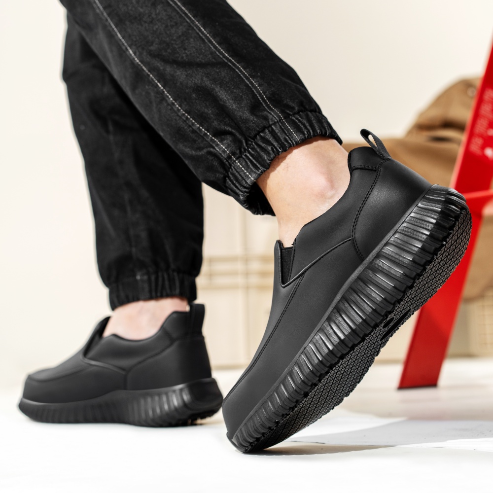 Cushioned platform sole on black kitchen shoes