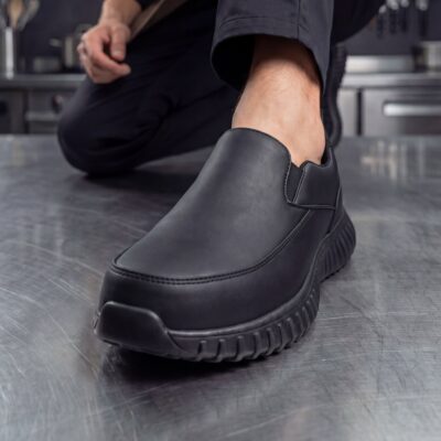 Black kitchen shoes supporting a long shift