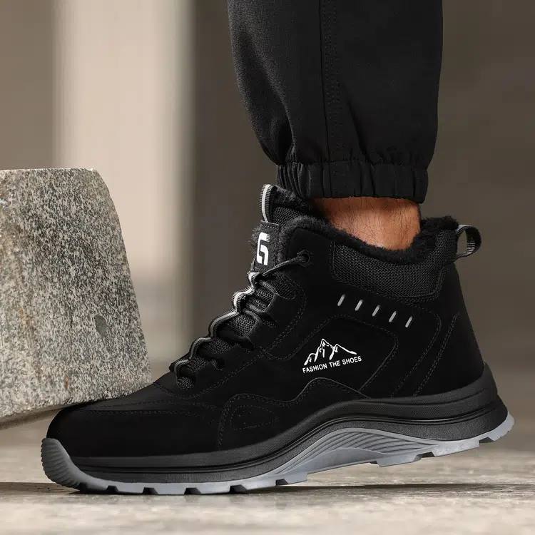 Steel toe impact protection in black fleece lined safety boots