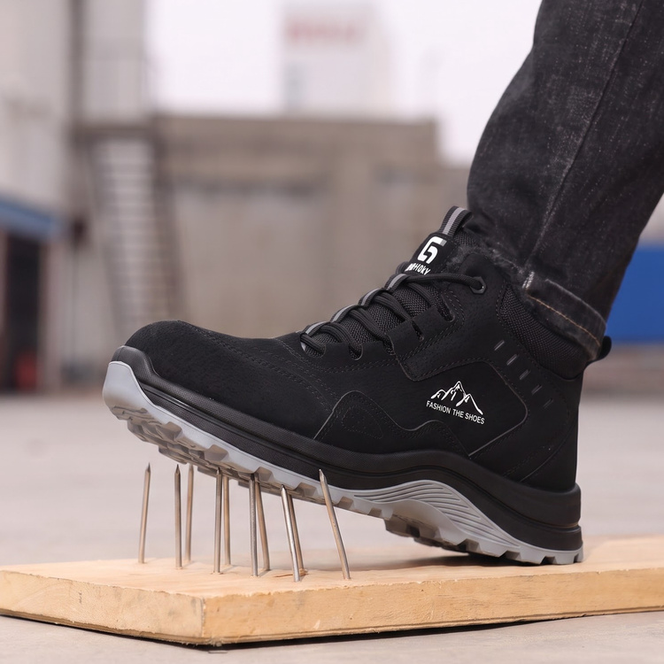 Puncture resistant midsole on black composite toe work boots